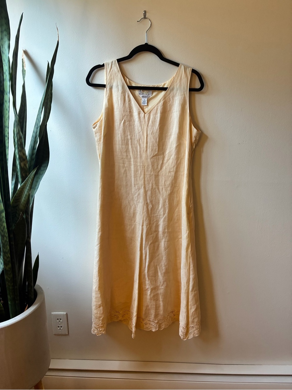 Talbots petites V-Neck Irish Linen Dress in Butter Yellow